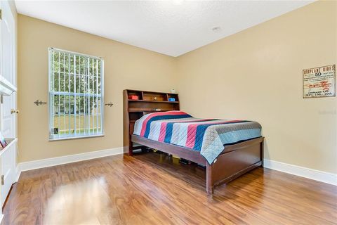 A home in EUSTIS