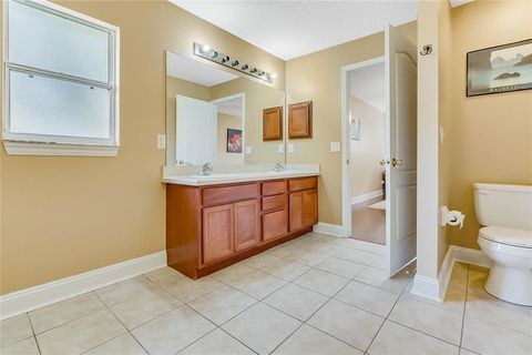 A home in EUSTIS