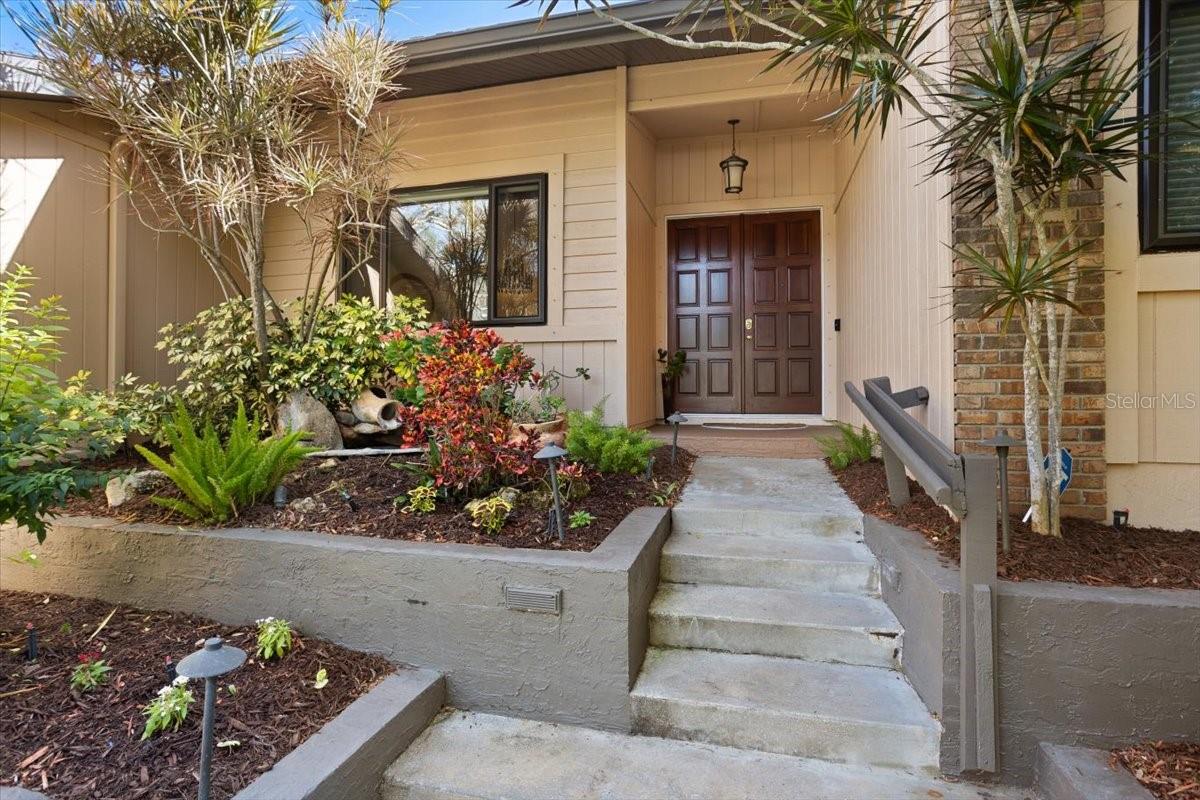 1529 OAK WAY