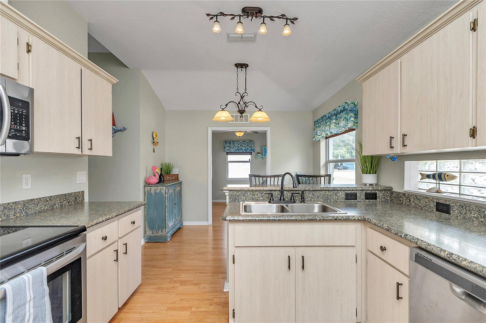 OAK RUN LINKSIDE - Residential