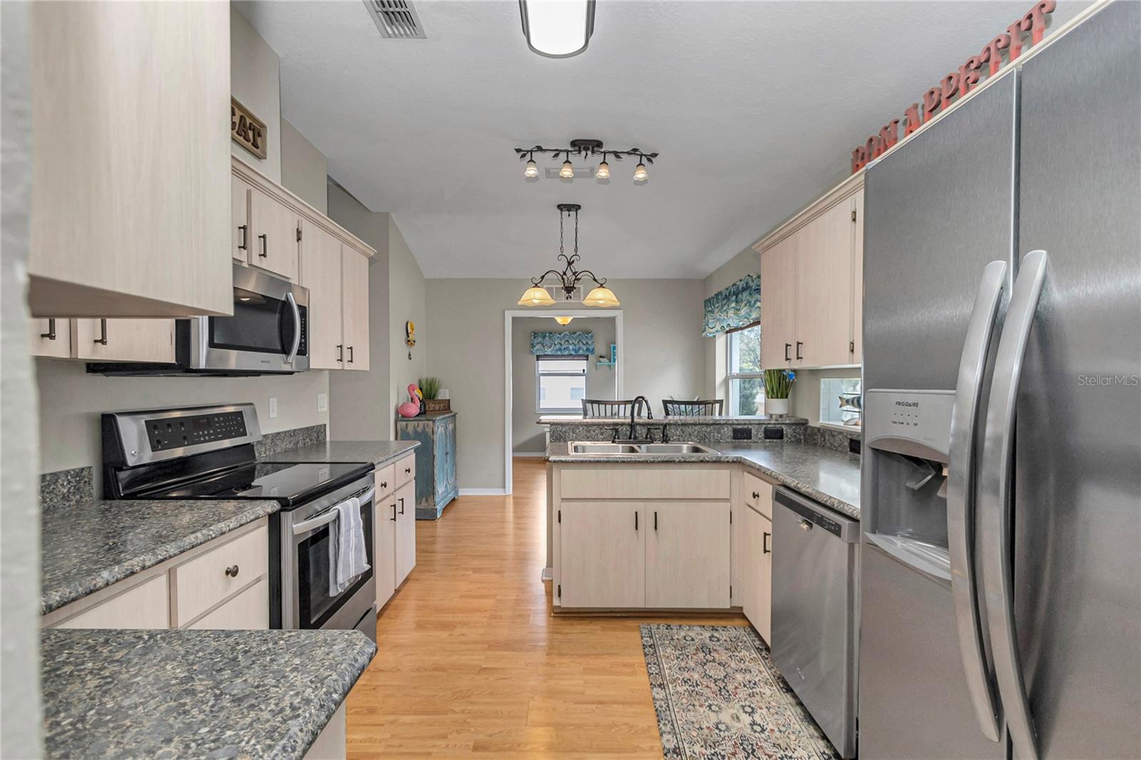 OAK RUN LINKSIDE - Residential