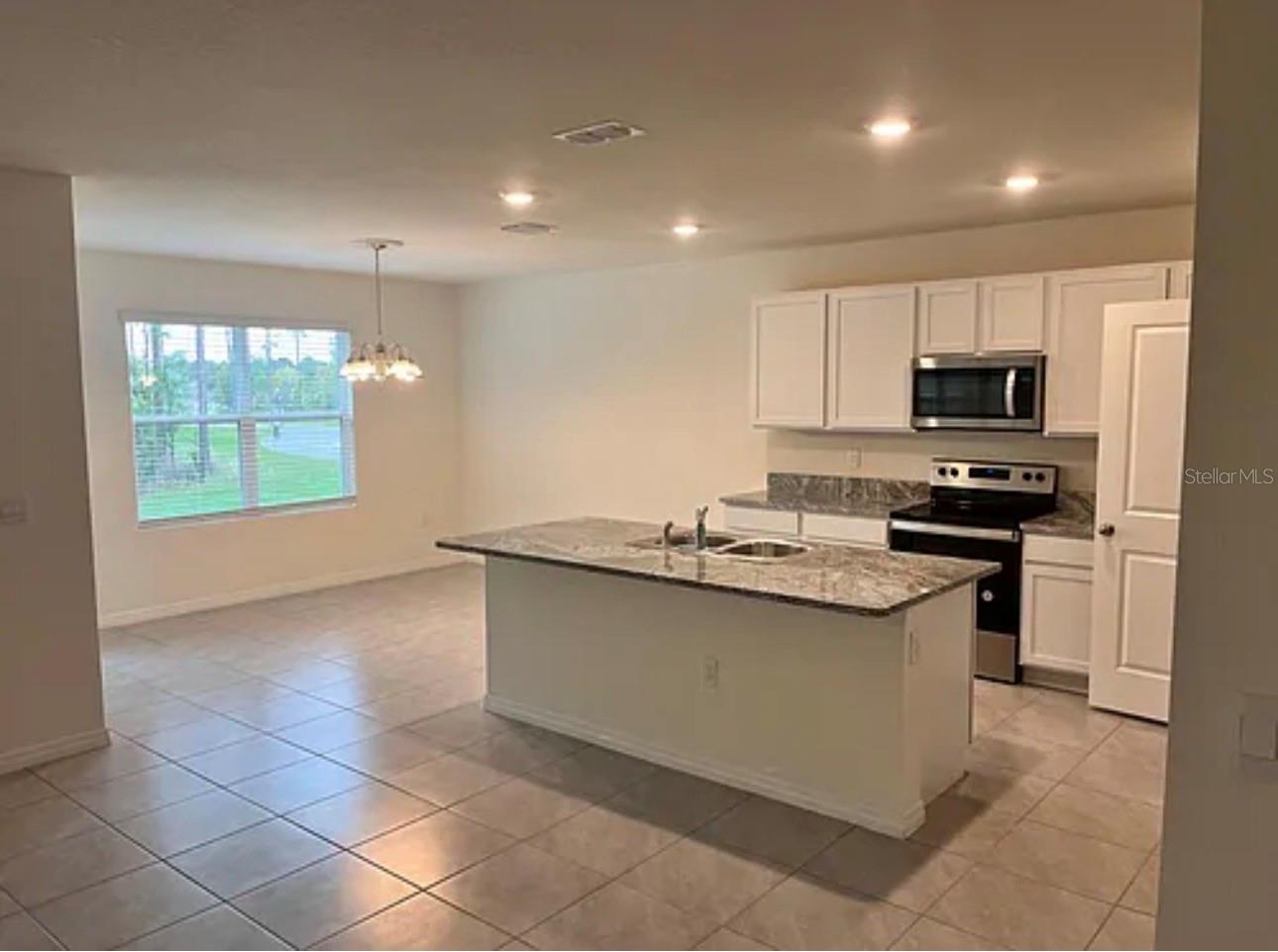 LAKE DIAMOND NORTH - Residential Lease