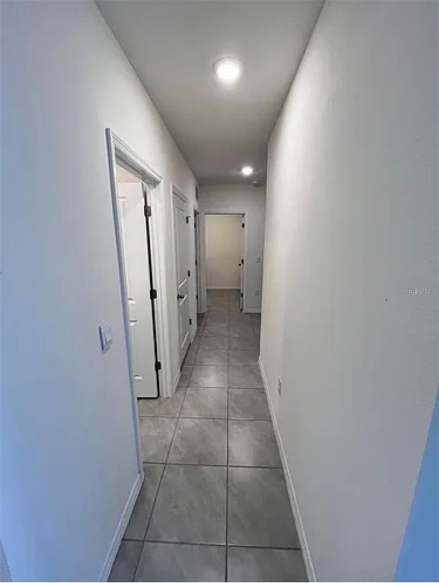 LAKE DIAMOND NORTH - Residential Lease