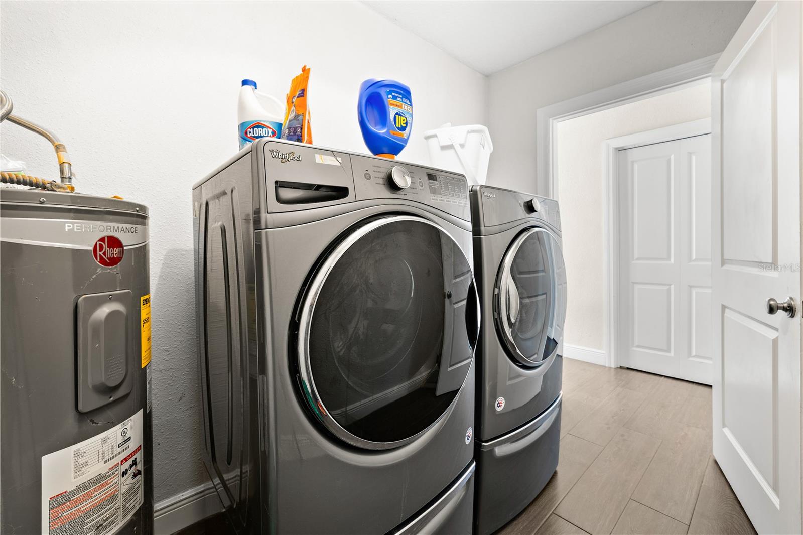 BAYWAY ISLES - Residential