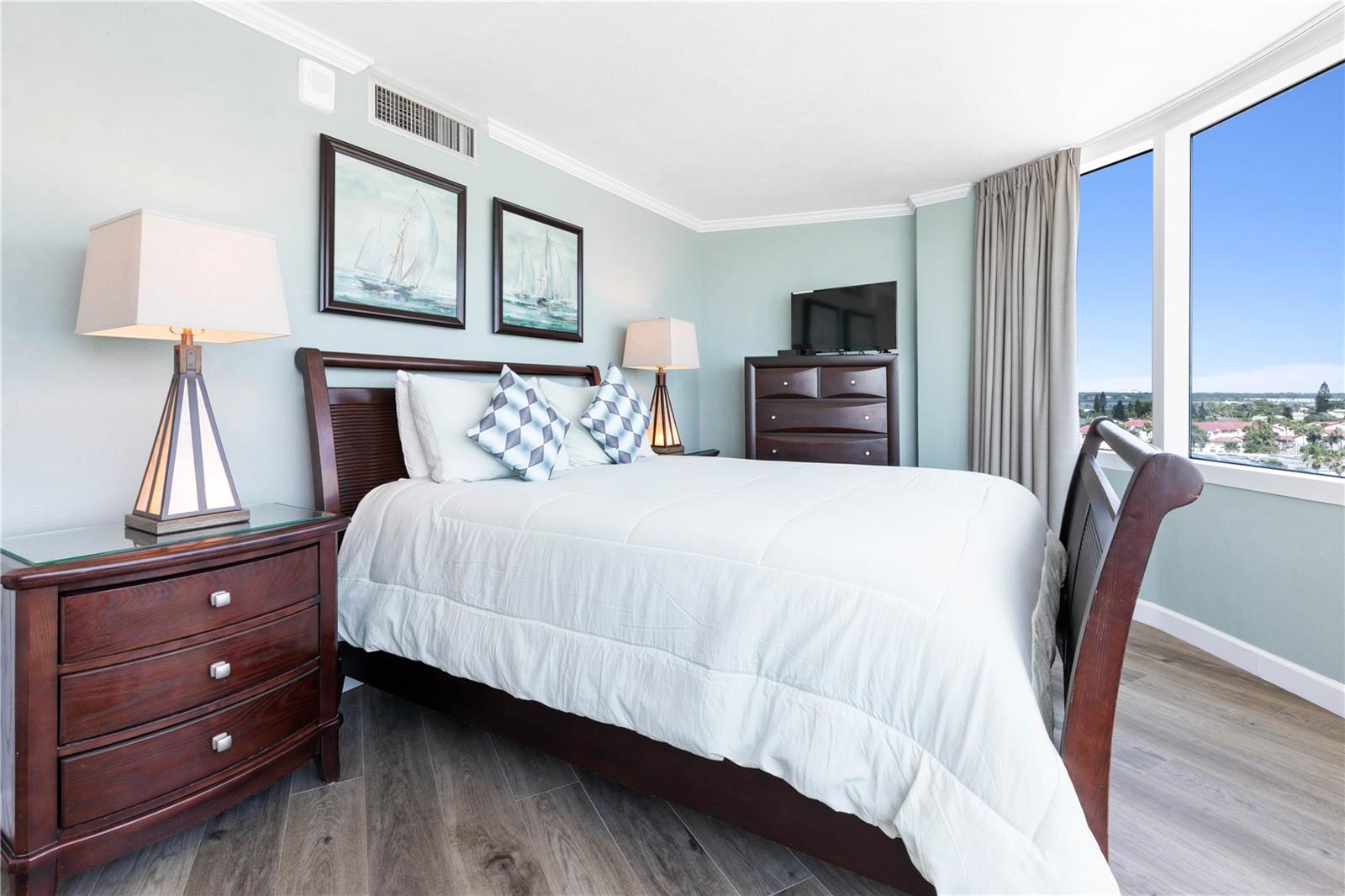 PECK PLAZA - Residential