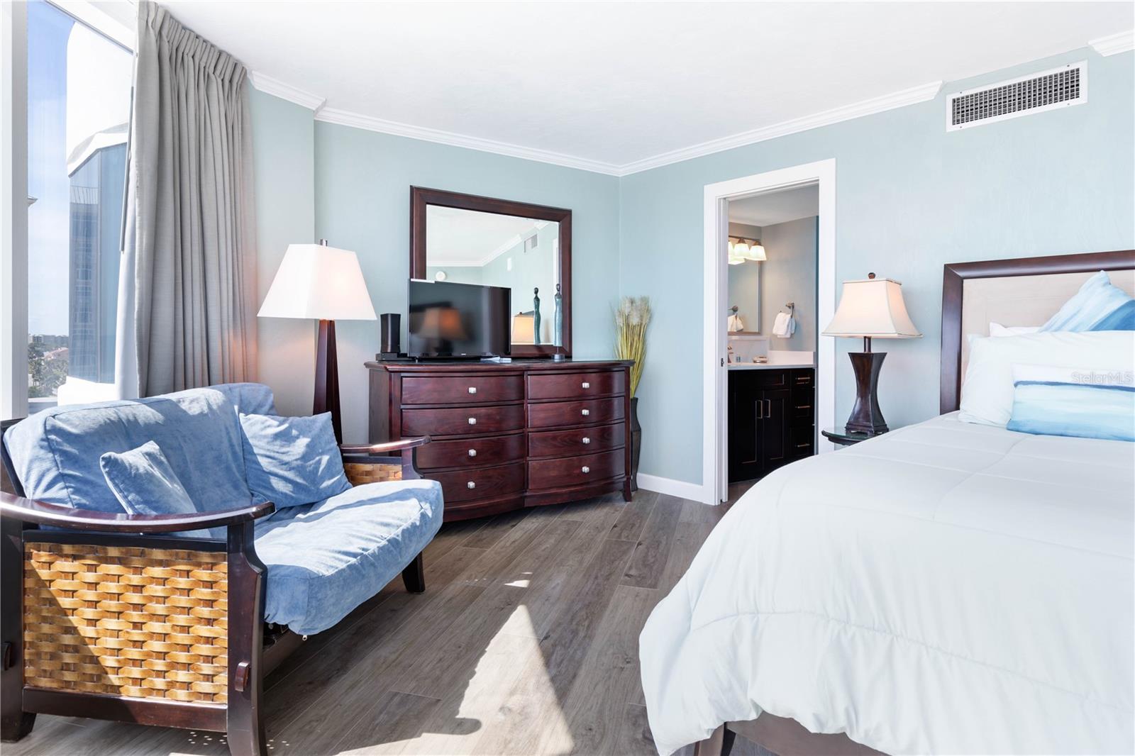 PECK PLAZA - Residential