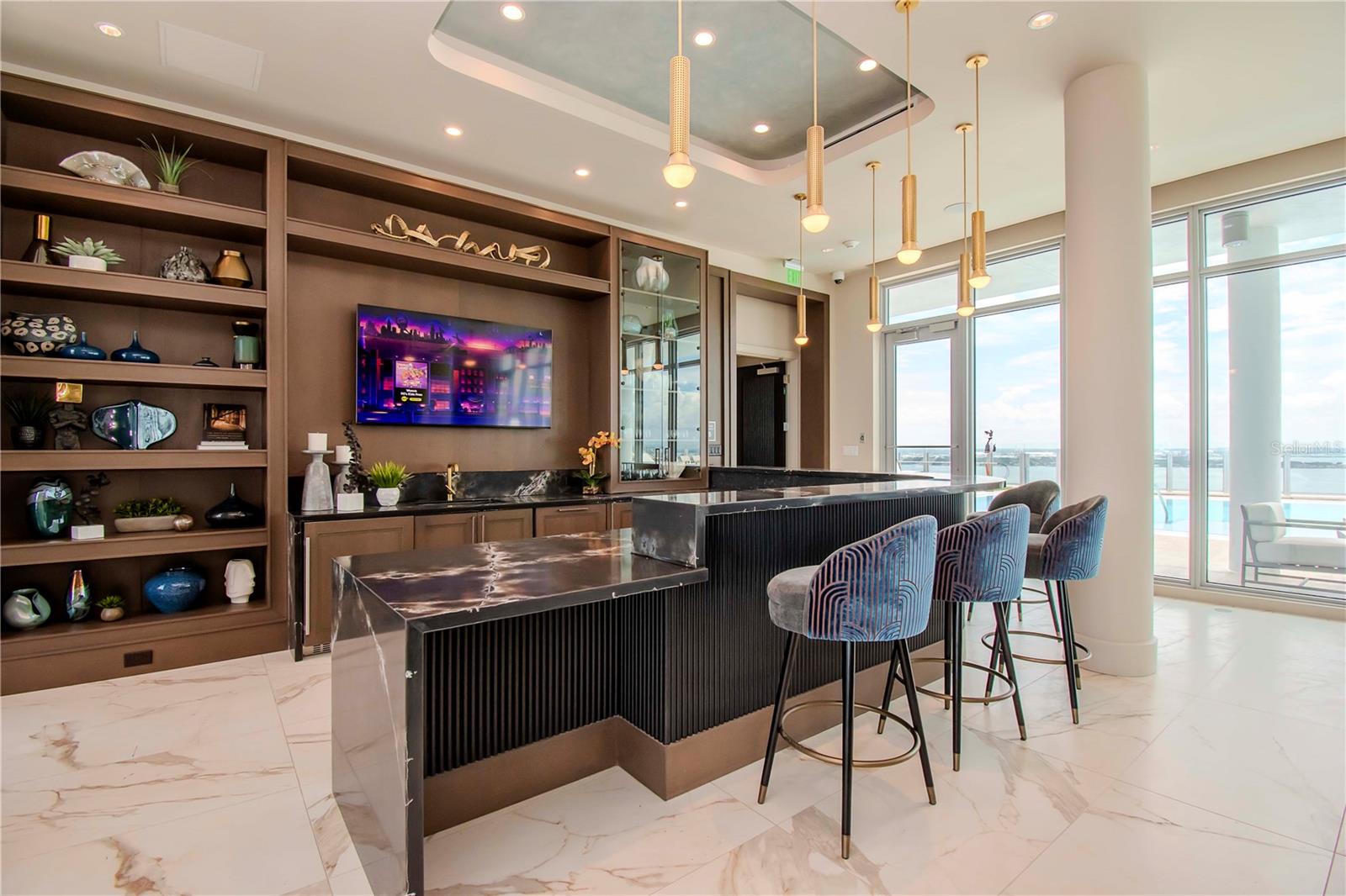 ALTURA BAYSHORE - Residential