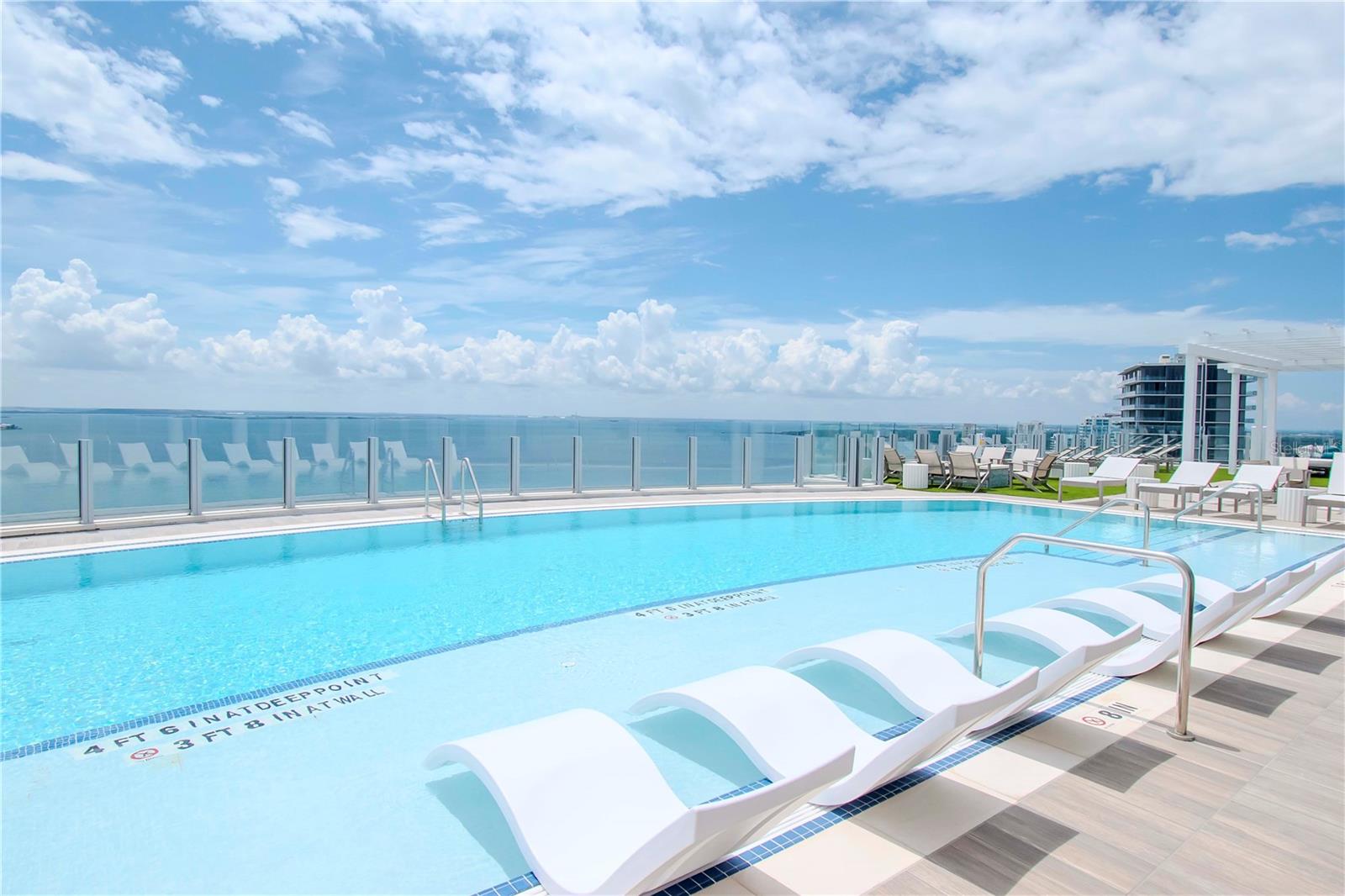 ALTURA BAYSHORE - Residential