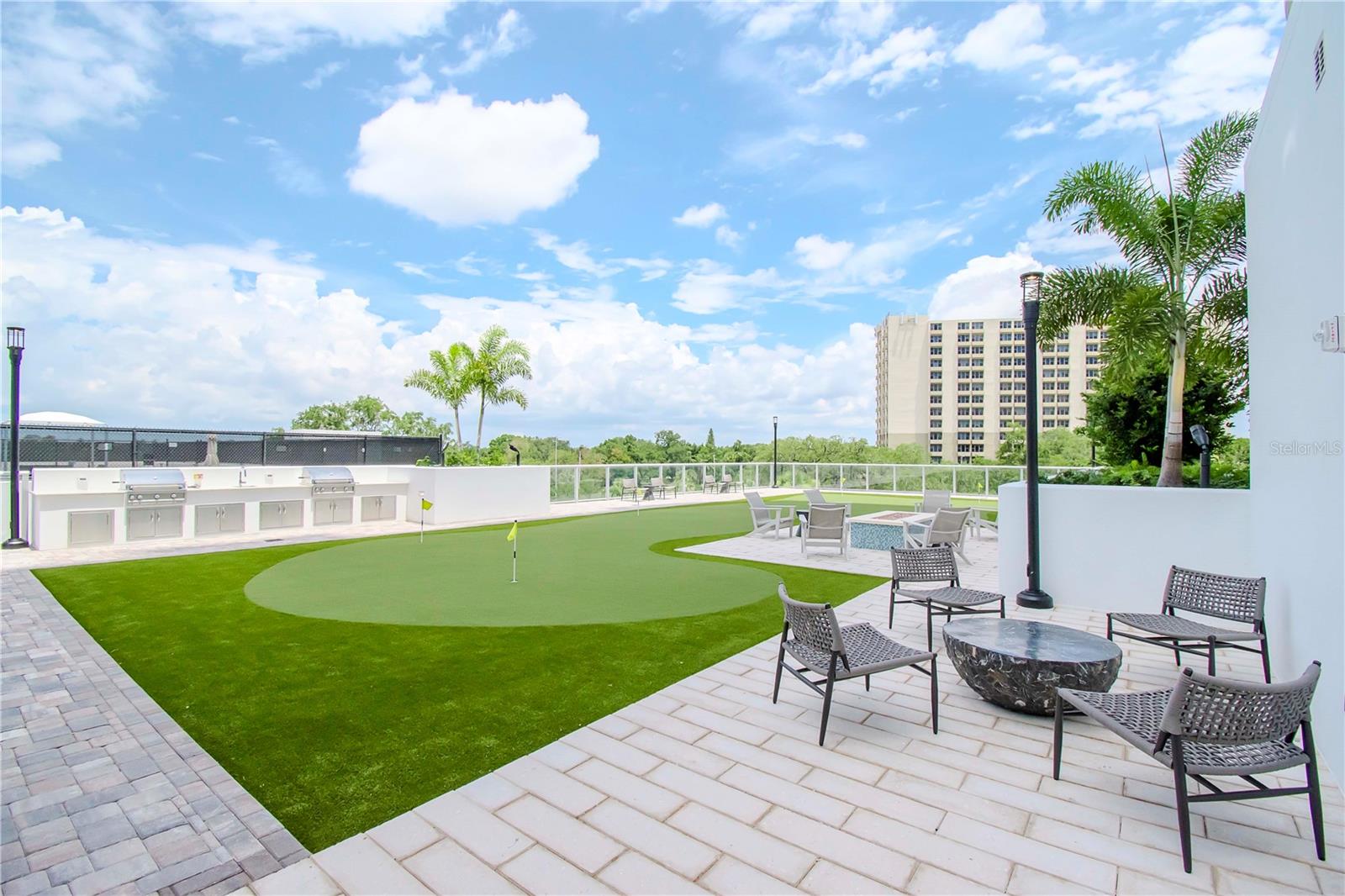 ALTURA BAYSHORE - Residential