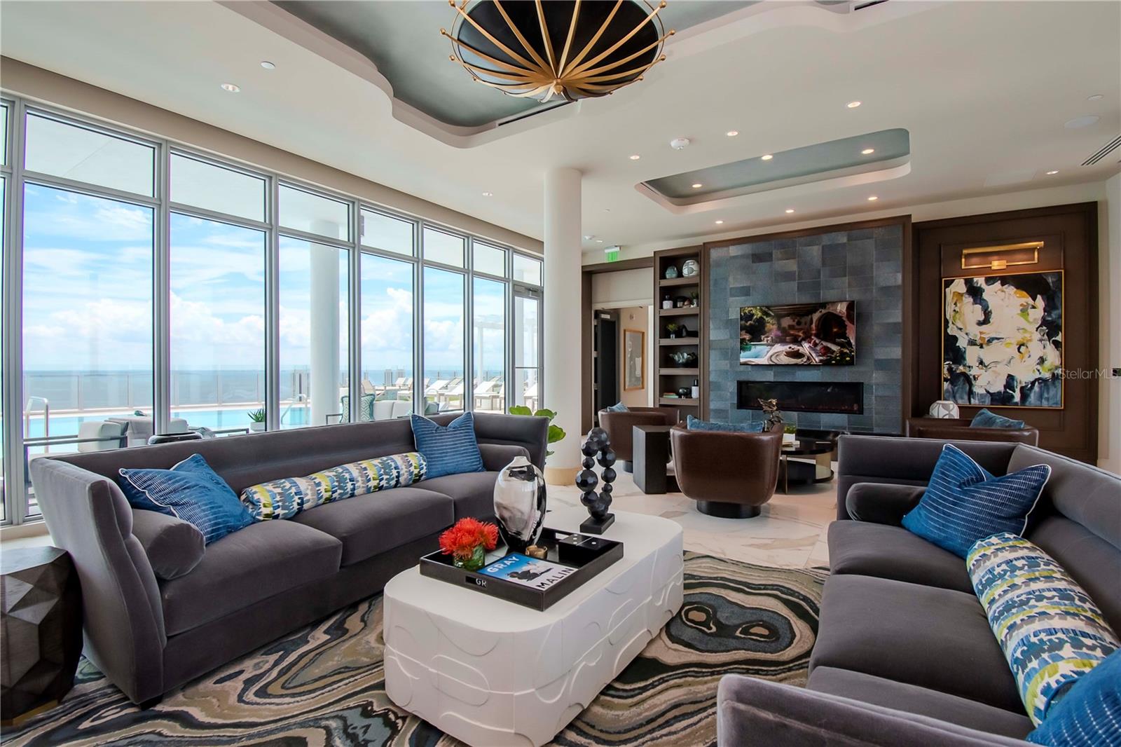 ALTURA BAYSHORE - Residential