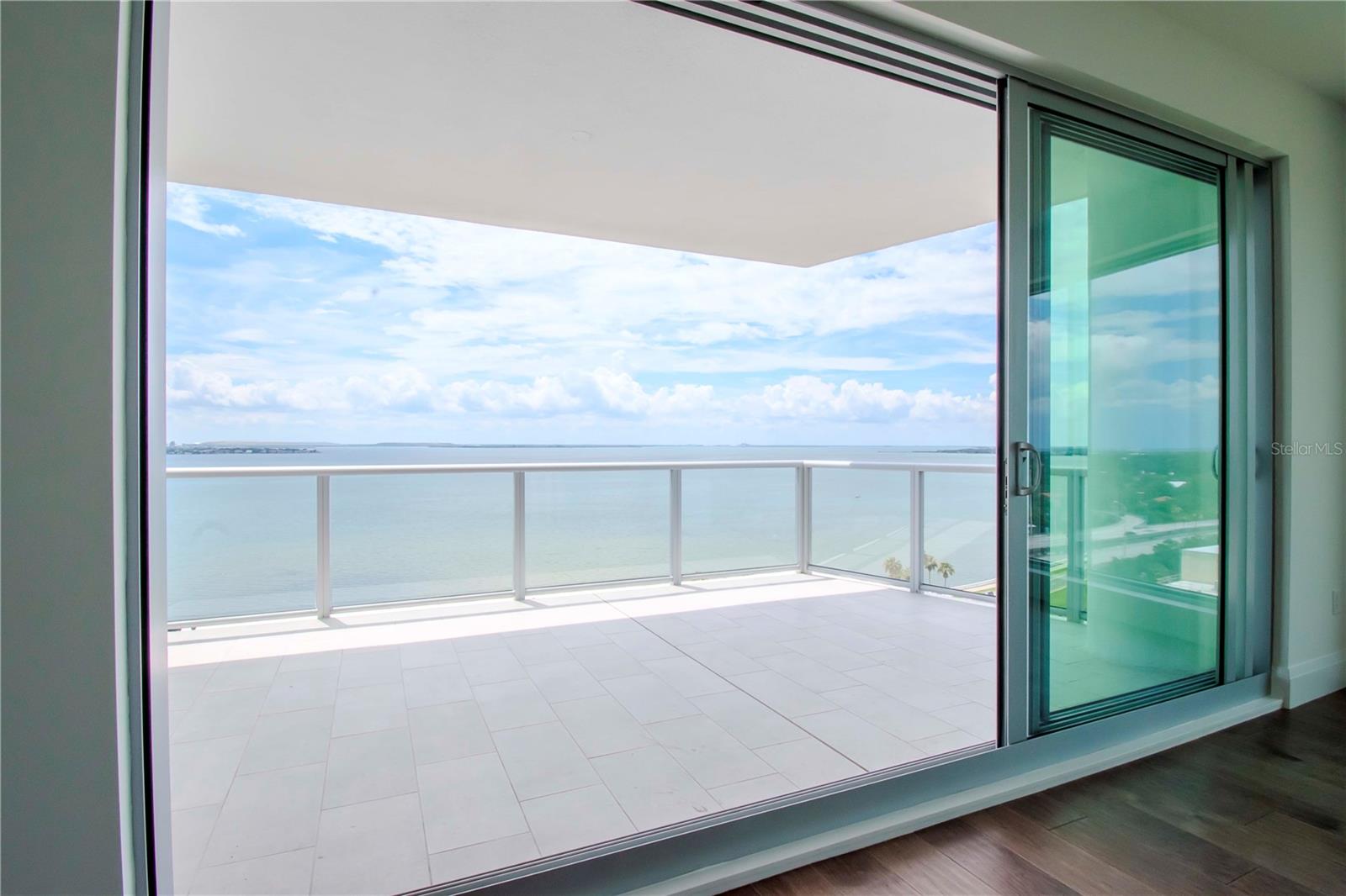 ALTURA BAYSHORE - Residential