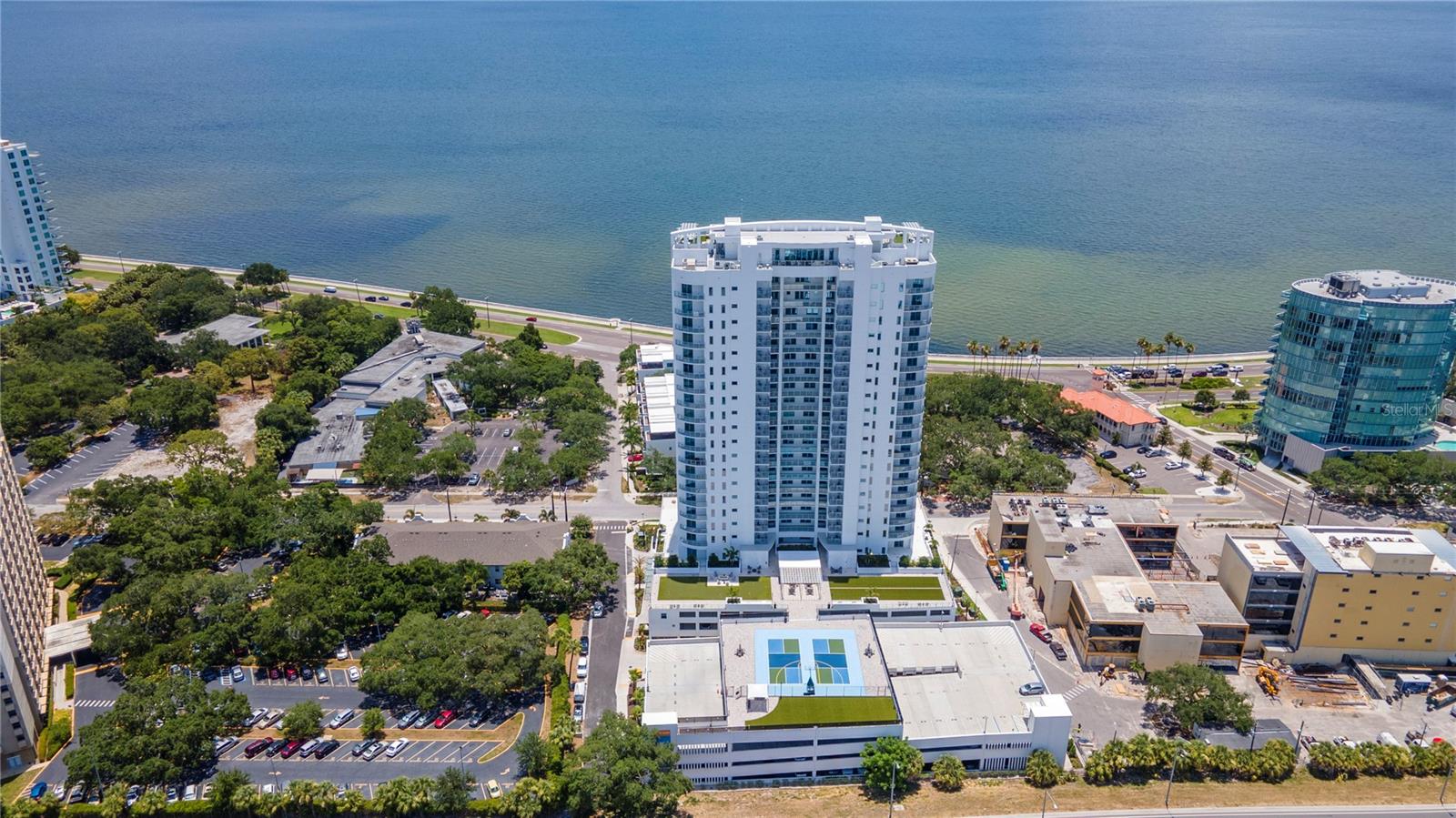 ALTURA BAYSHORE - Residential