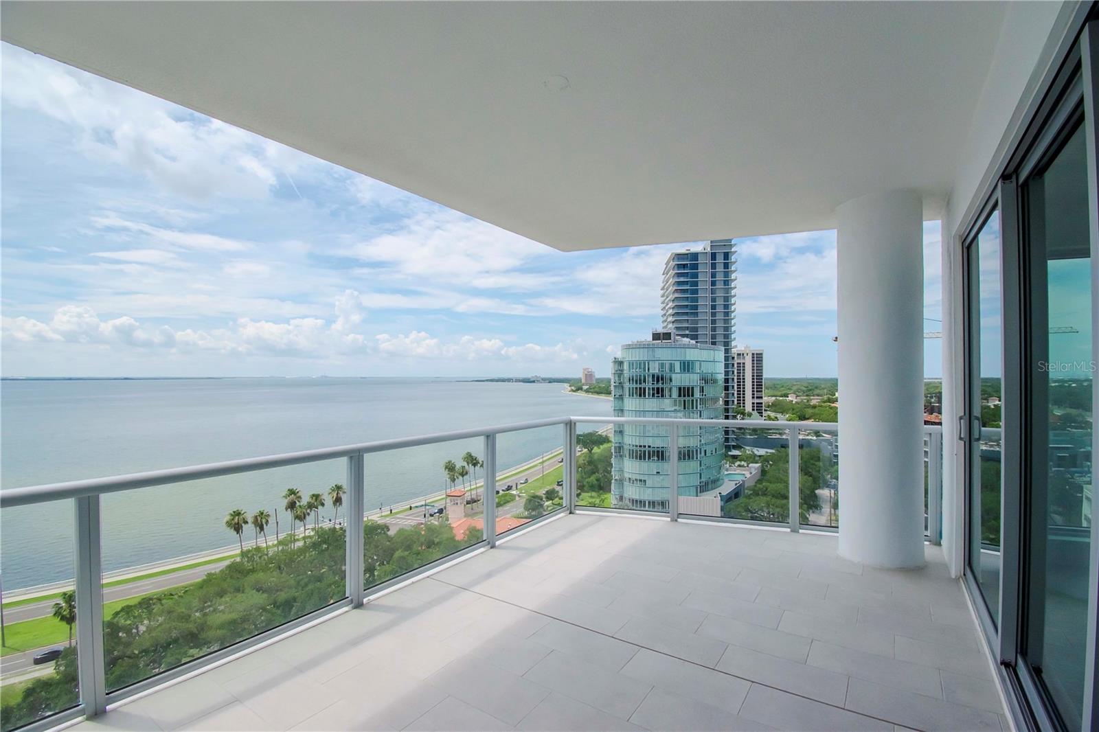 ALTURA BAYSHORE - Residential