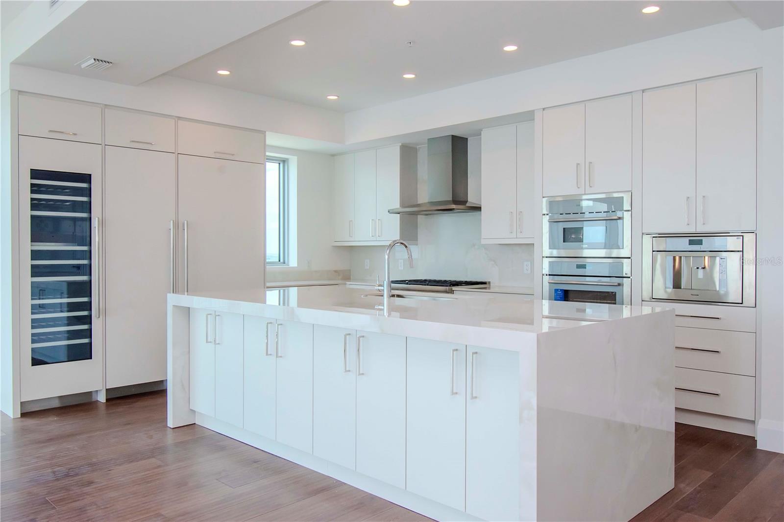 ALTURA BAYSHORE - Residential