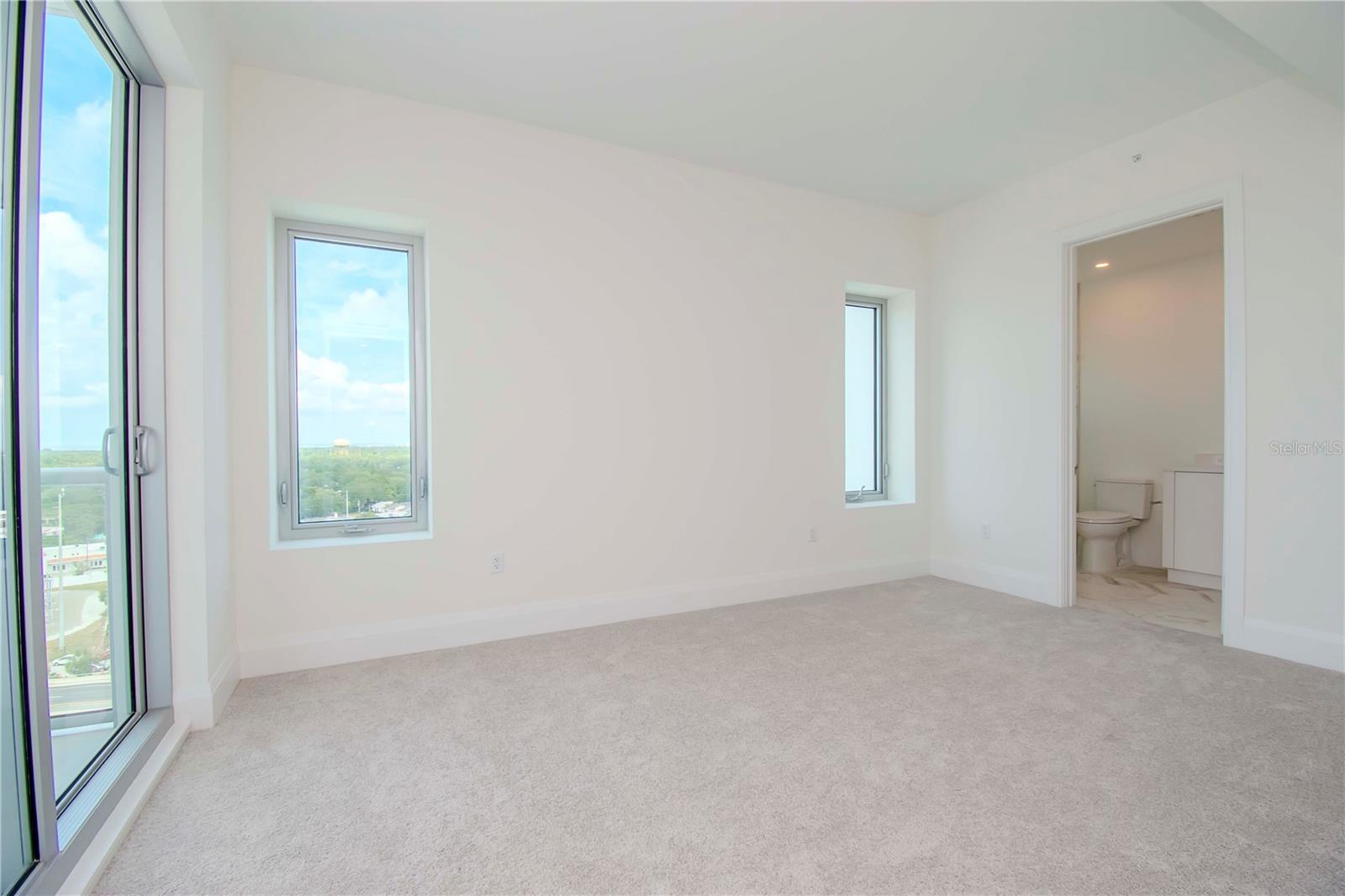 ALTURA BAYSHORE - Residential