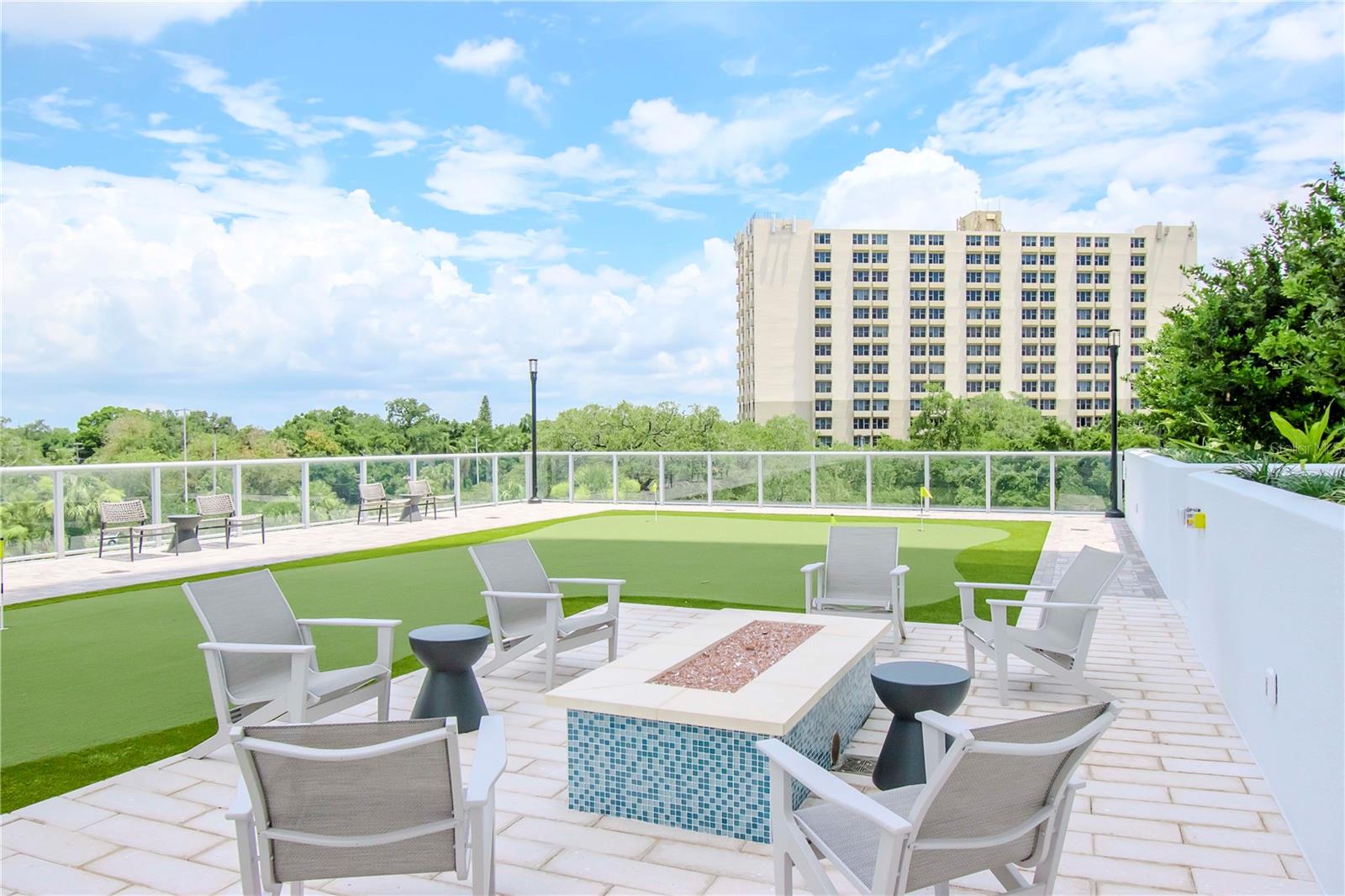 ALTURA BAYSHORE - Residential