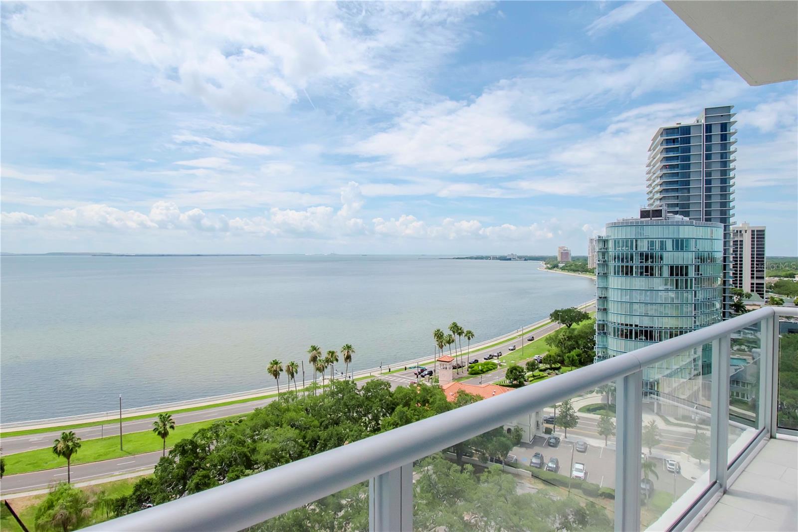 ALTURA BAYSHORE - Residential