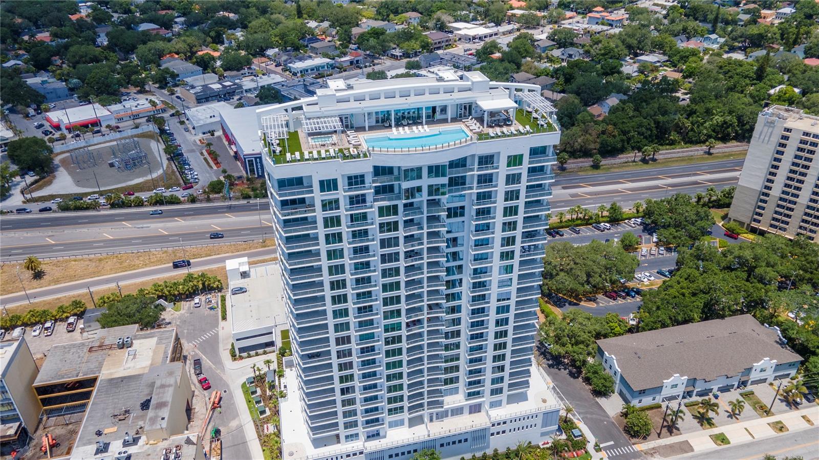 ALTURA BAYSHORE - Residential