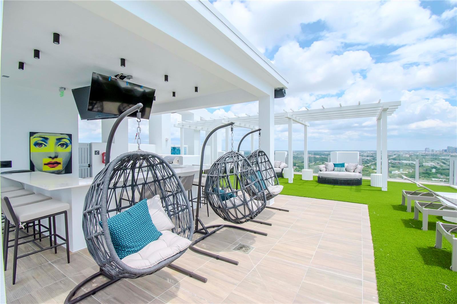 ALTURA BAYSHORE - Residential