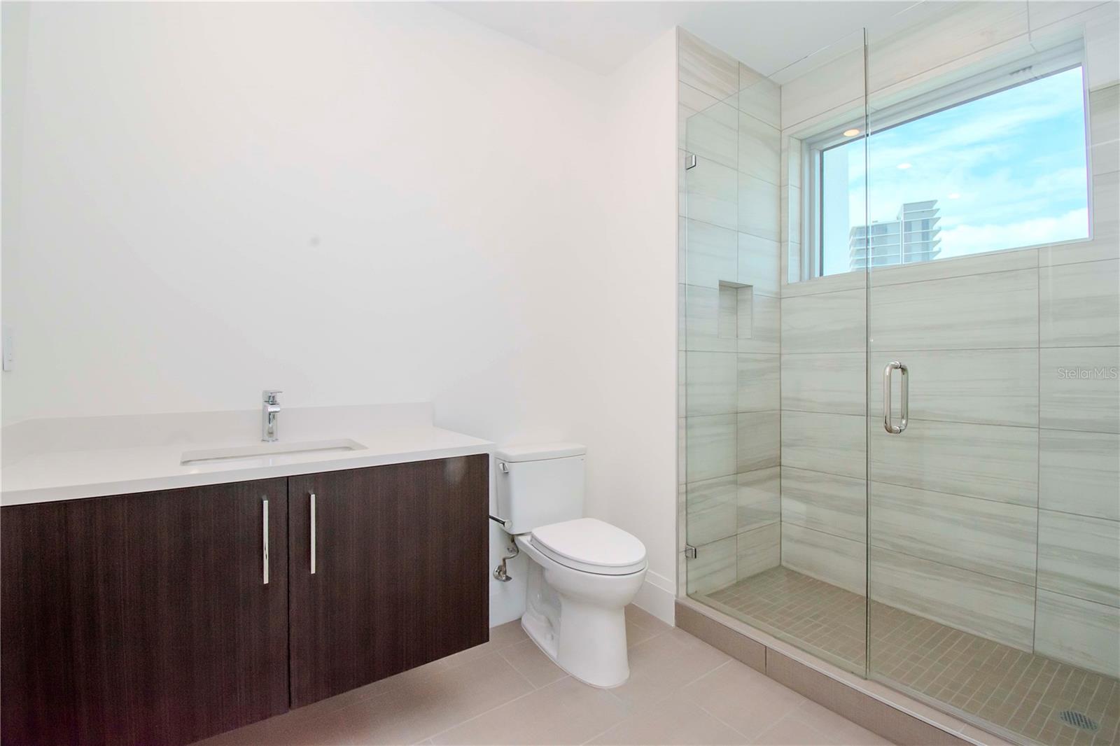 ALTURA BAYSHORE - Residential