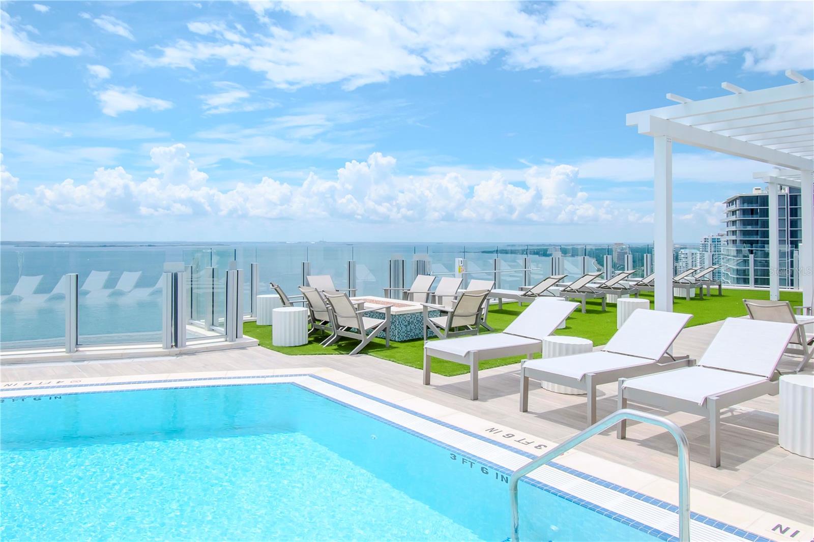 ALTURA BAYSHORE - Residential