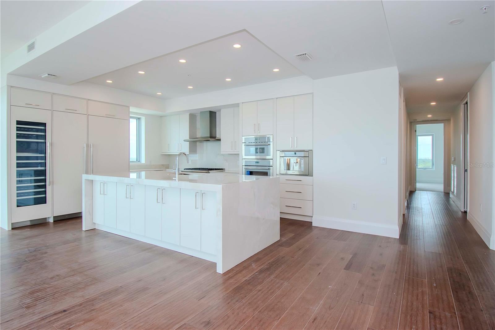 ALTURA BAYSHORE - Residential