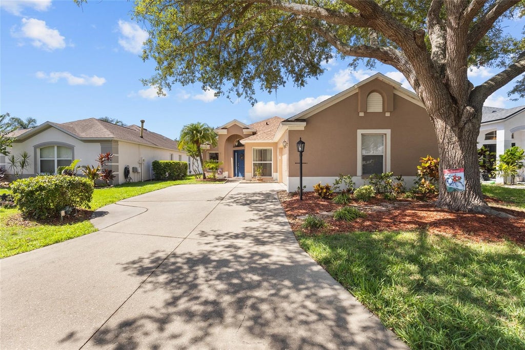 Photo of 12530 Rockrose Glen, Bradenton, FL 34202 (MLS # A4700749)