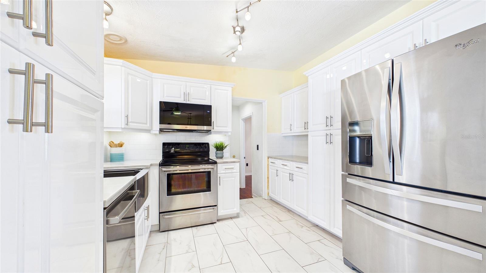 GARDEN MANOR SEC 2 - Residential