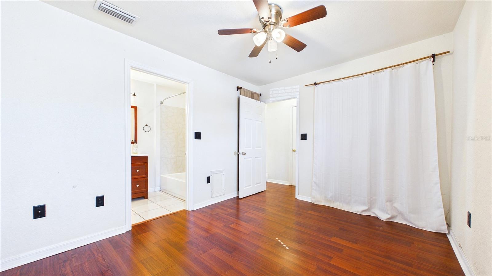 GARDEN MANOR SEC 2 - Residential