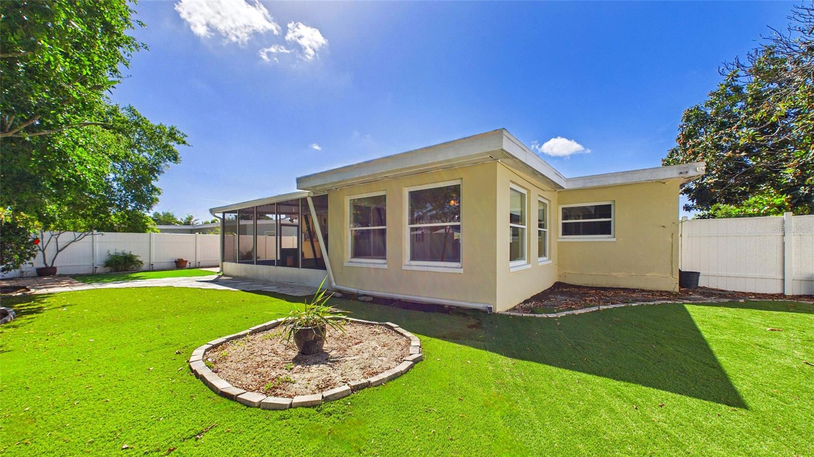 GARDEN MANOR SEC 2 - Residential