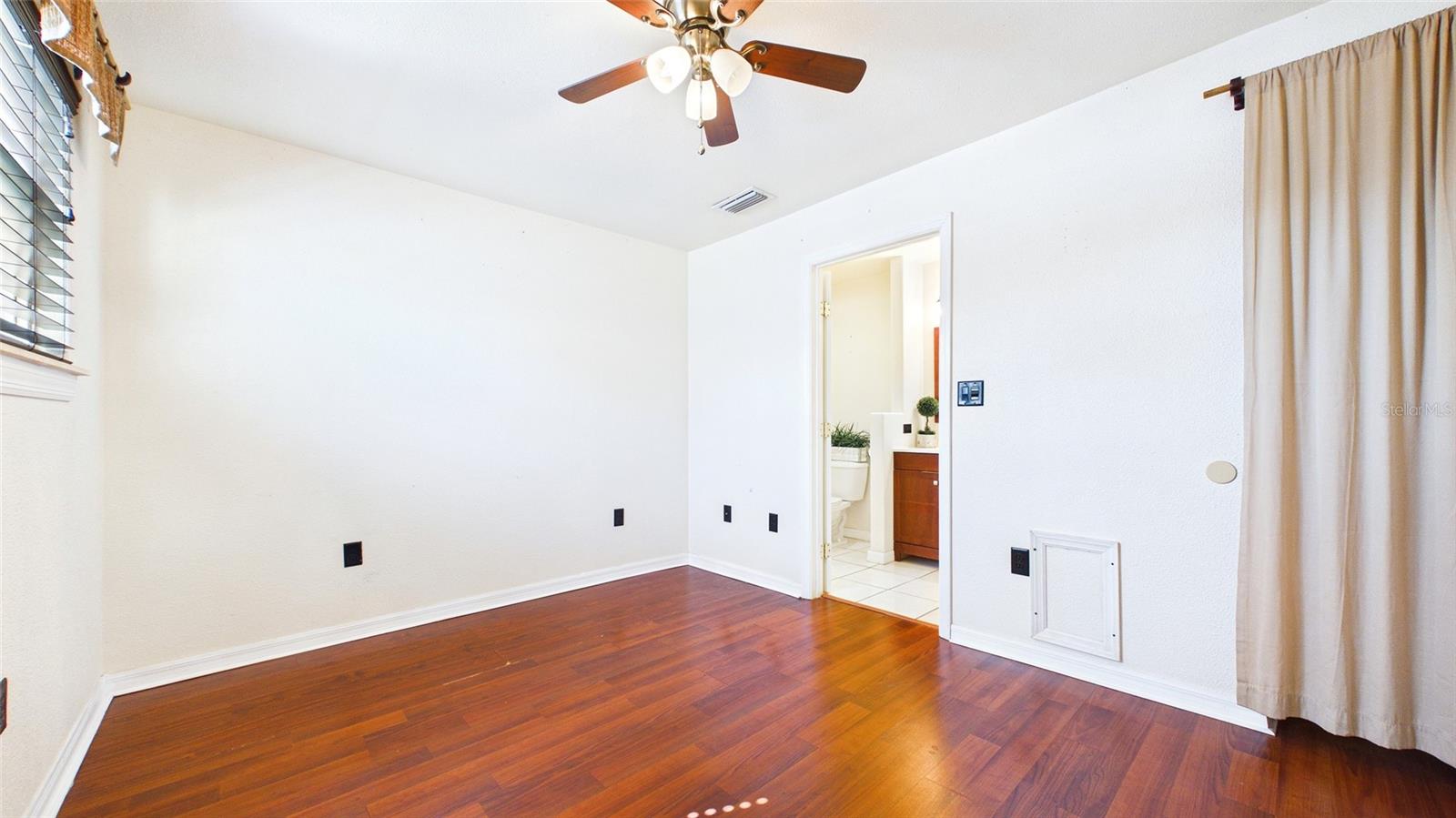 GARDEN MANOR SEC 2 - Residential