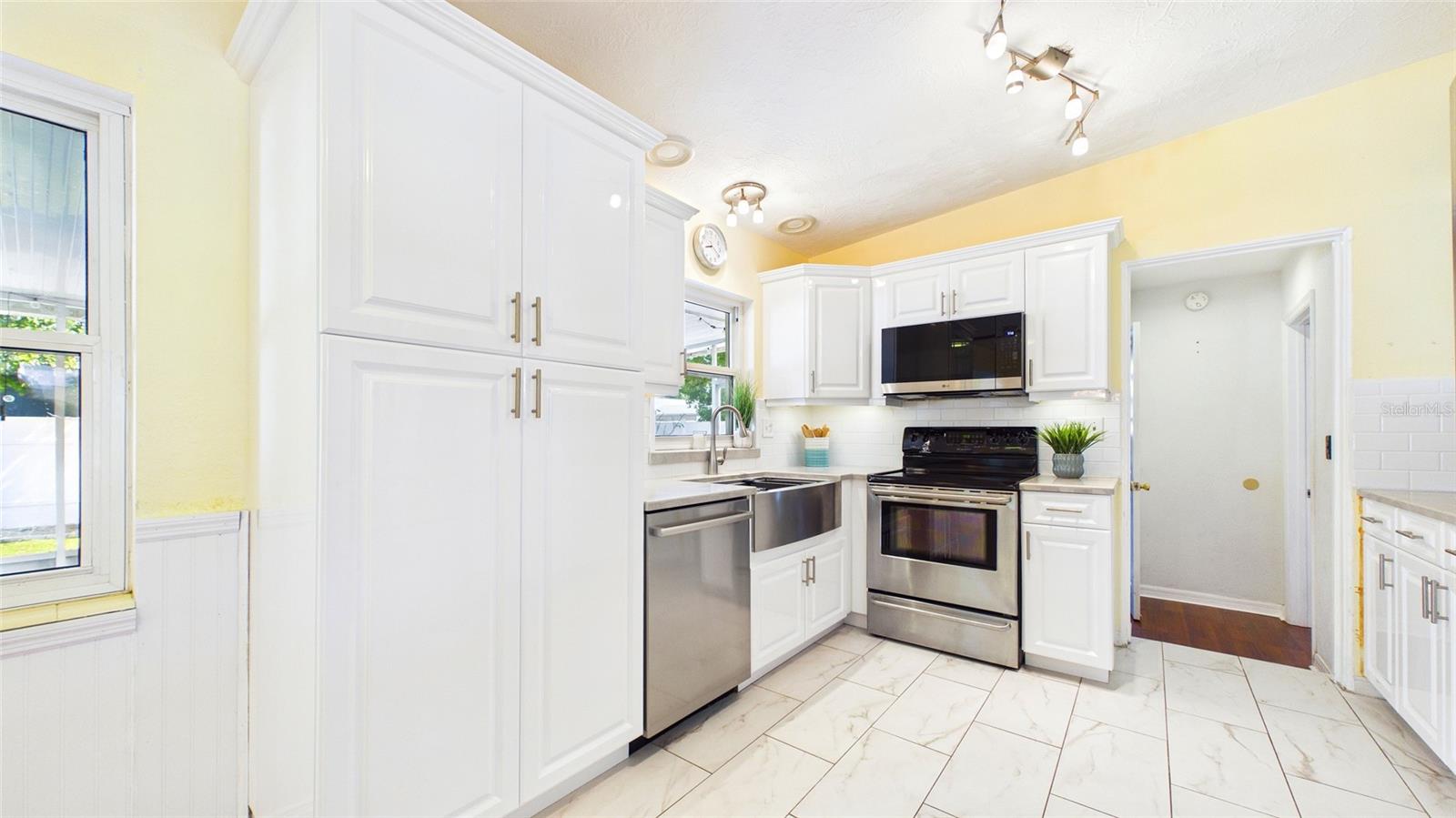 GARDEN MANOR SEC 2 - Residential