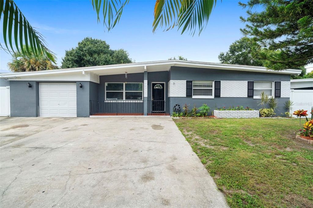 Photo of 90 Nancy Lee Avenue, Orlando, FL 32807 (MLS # O6355918)