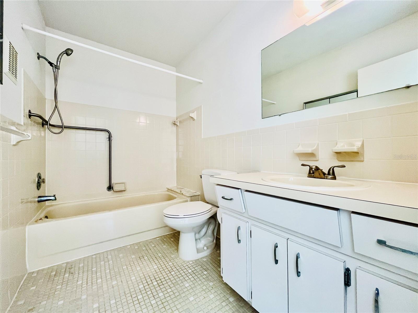 ON TOP OF THE WORLD - Residential