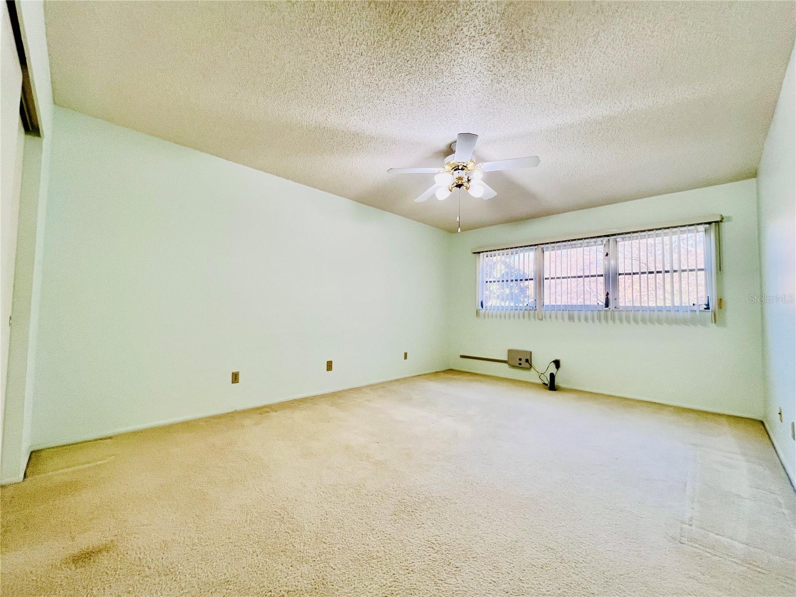 ON TOP OF THE WORLD - Residential