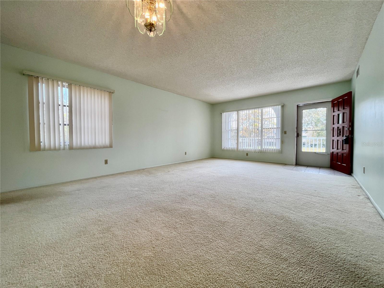 ON TOP OF THE WORLD - Residential