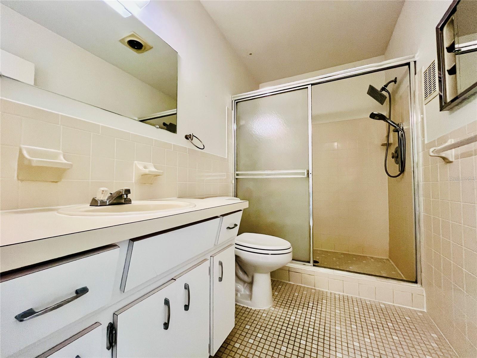 ON TOP OF THE WORLD - Residential