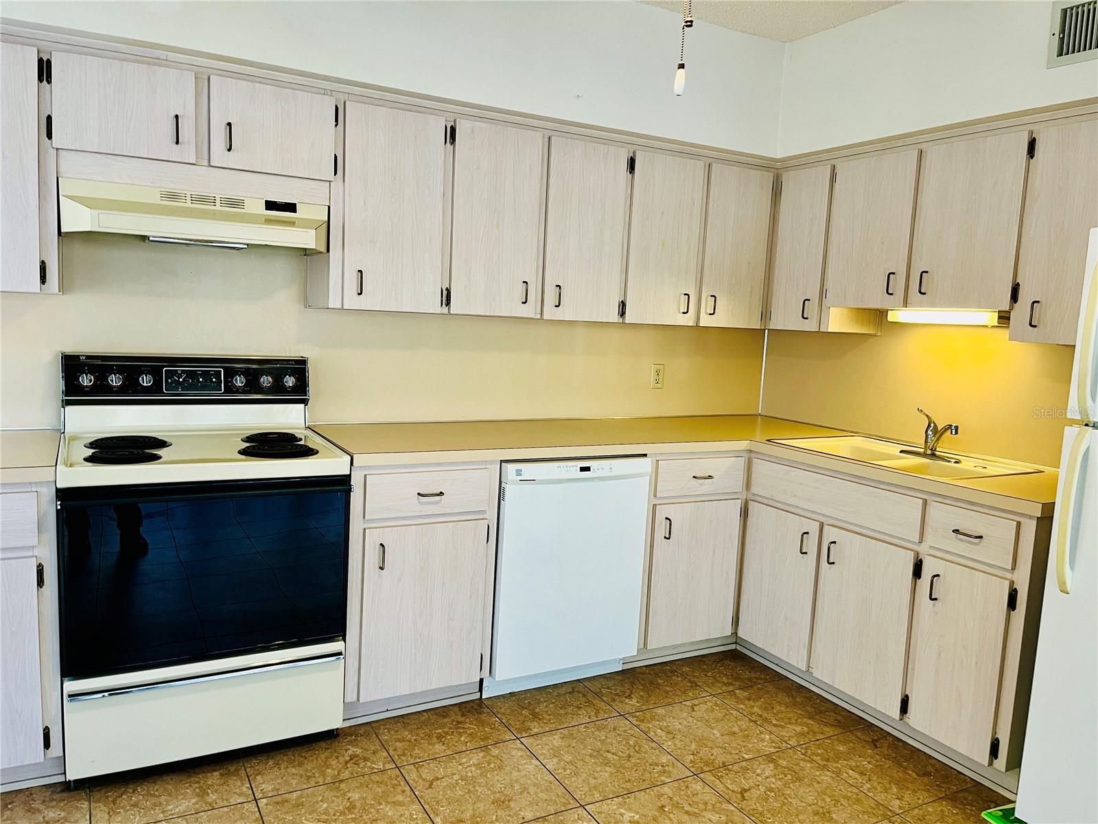 ON TOP OF THE WORLD - Residential