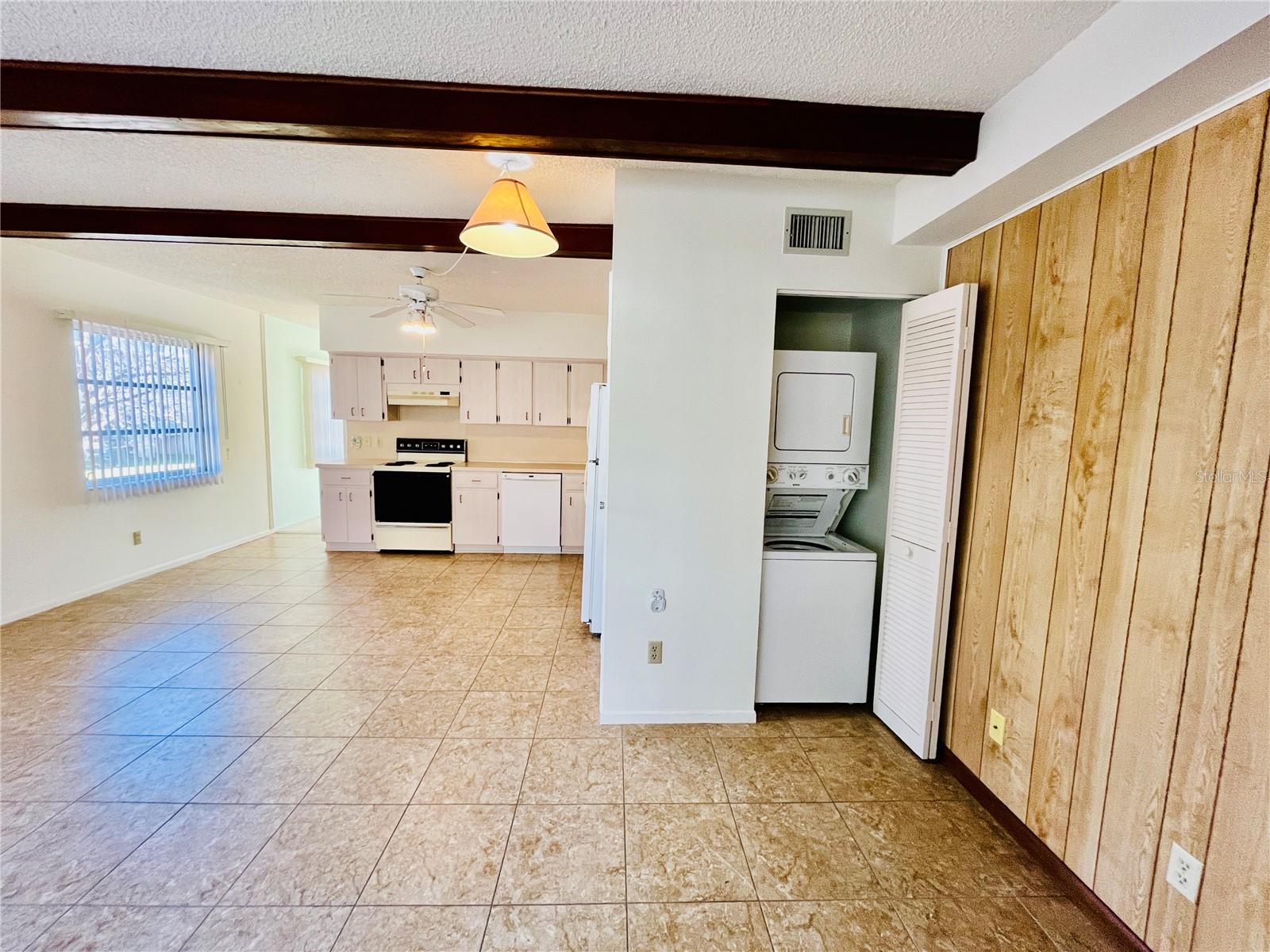 ON TOP OF THE WORLD - Residential