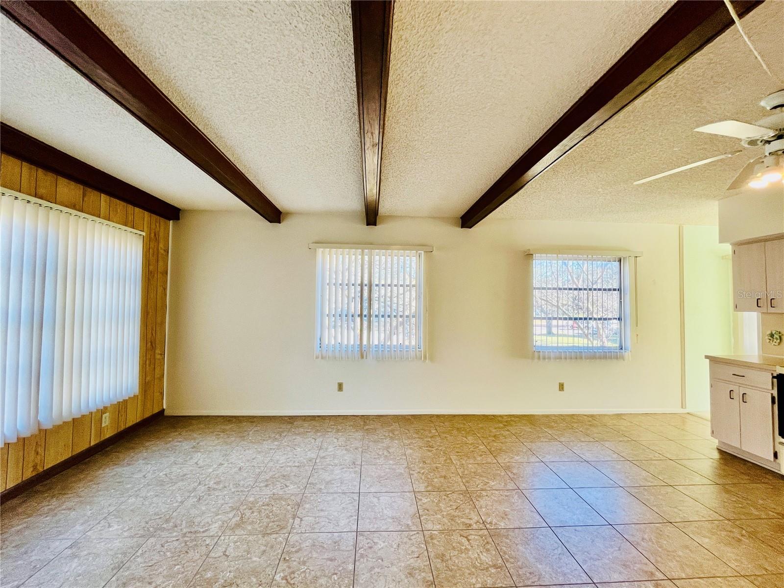 ON TOP OF THE WORLD - Residential