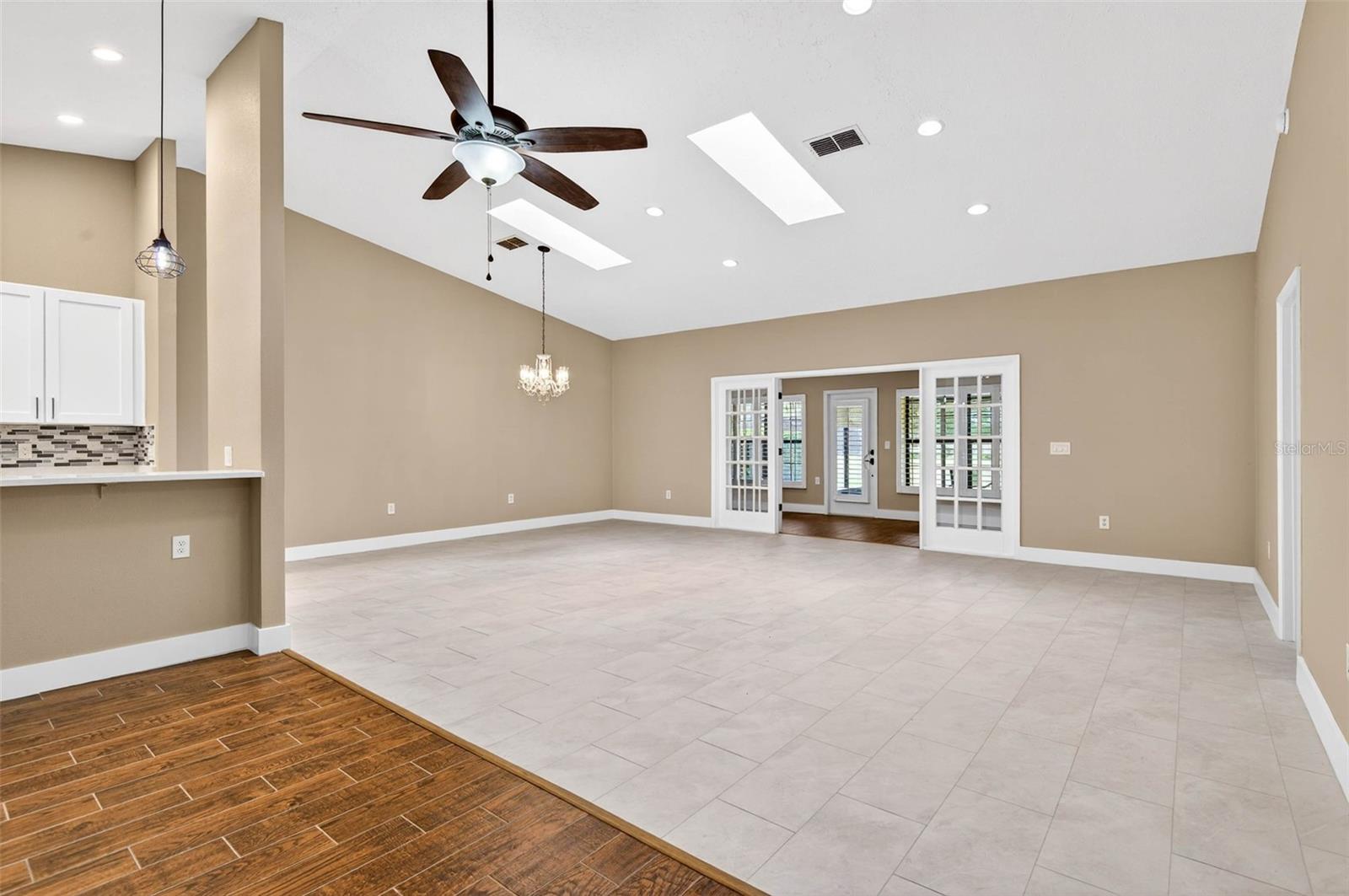 SILVER OAKS - Residential