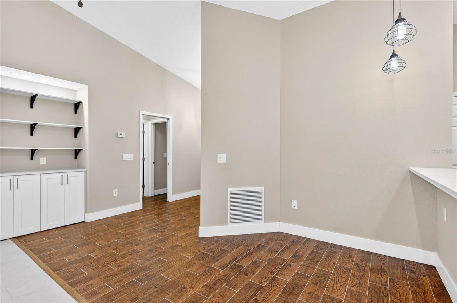 SILVER OAKS - Residential