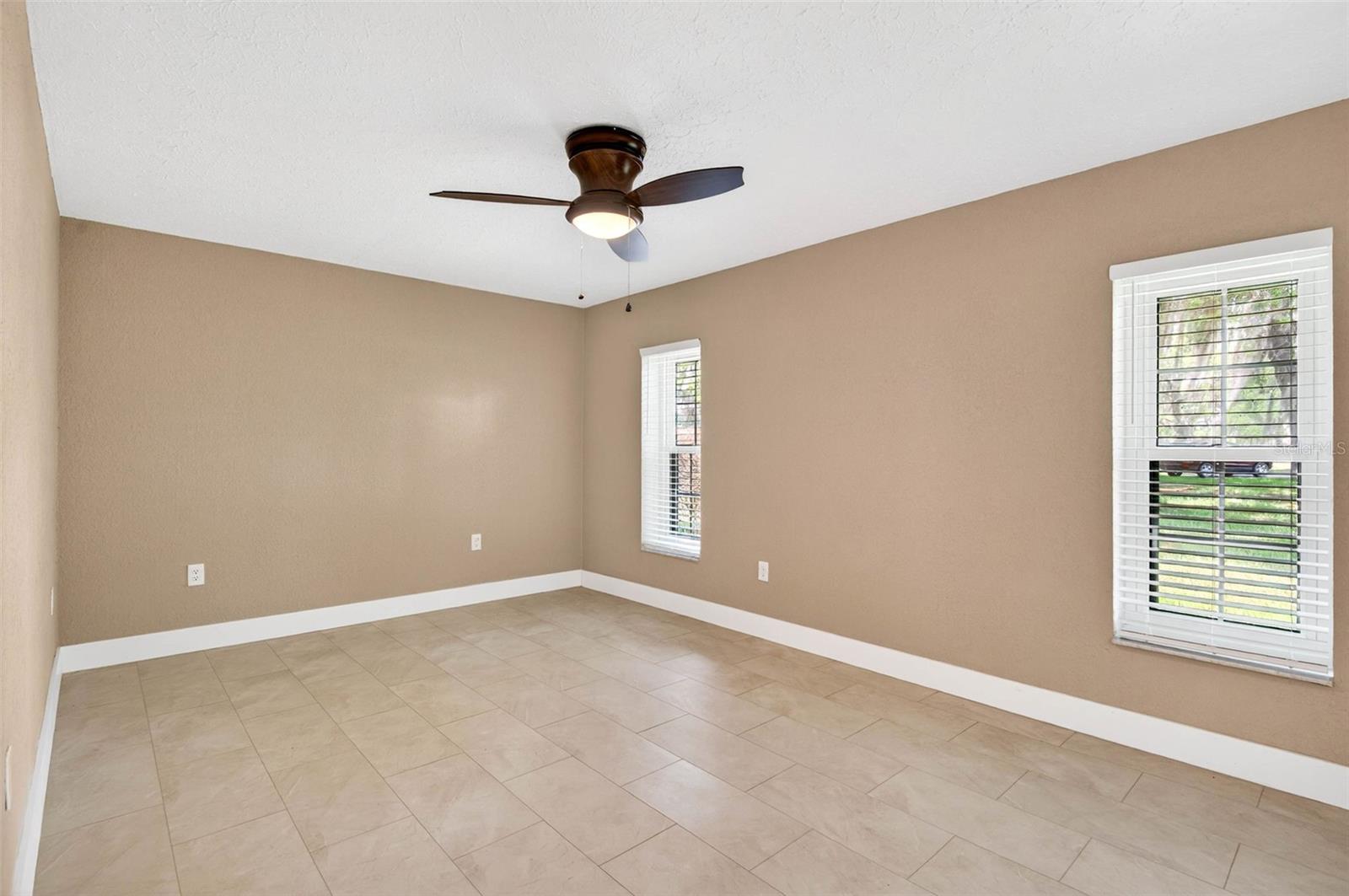 SILVER OAKS - Residential