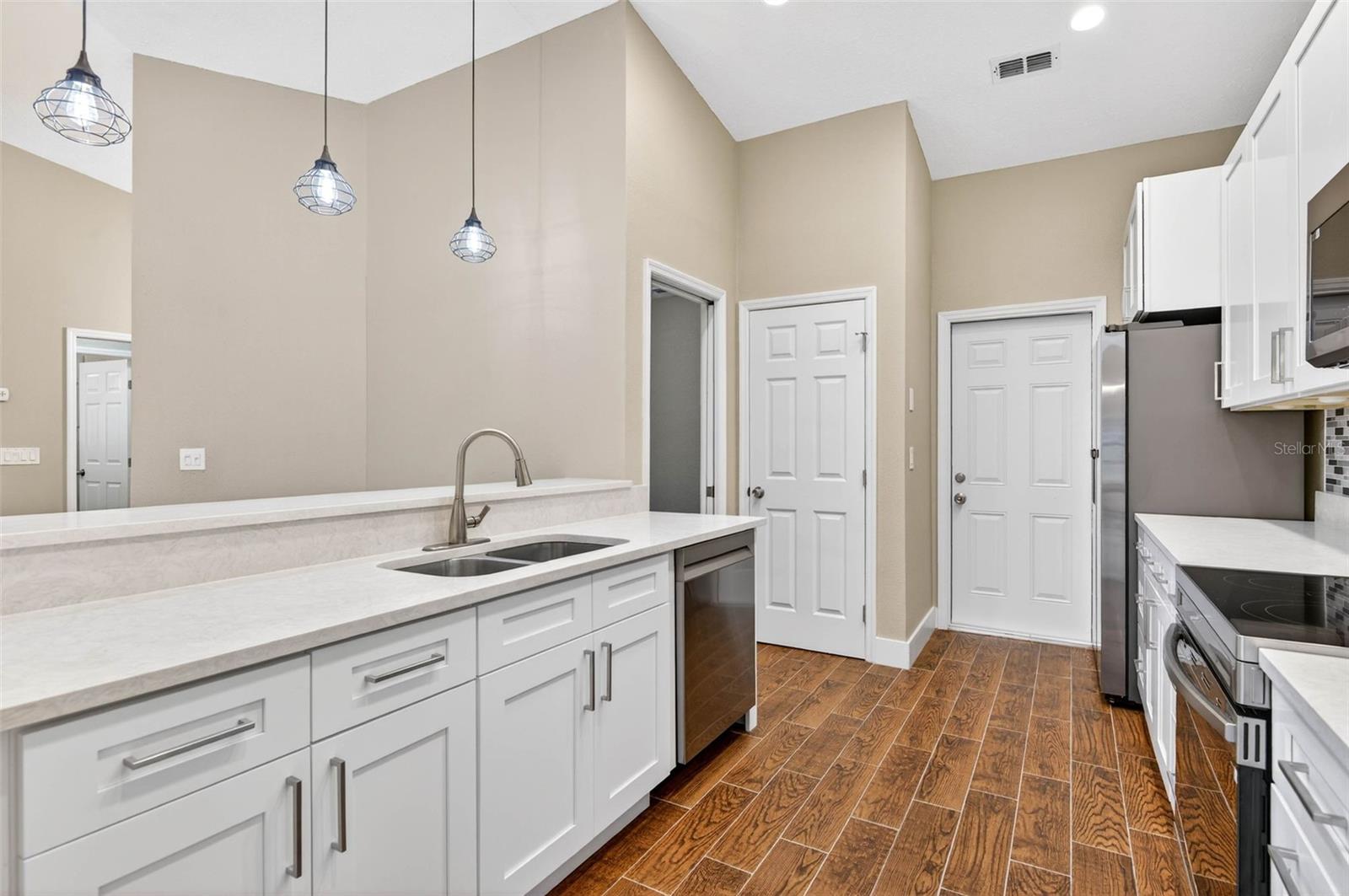 SILVER OAKS - Residential