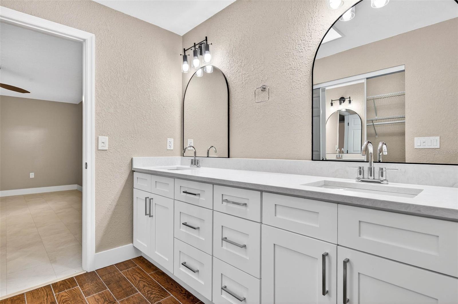 SILVER OAKS - Residential