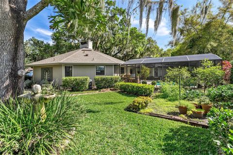 A home in TAVARES