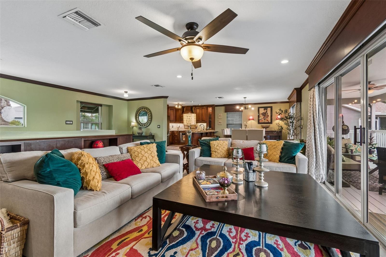 TROPIC SHORES - Residential