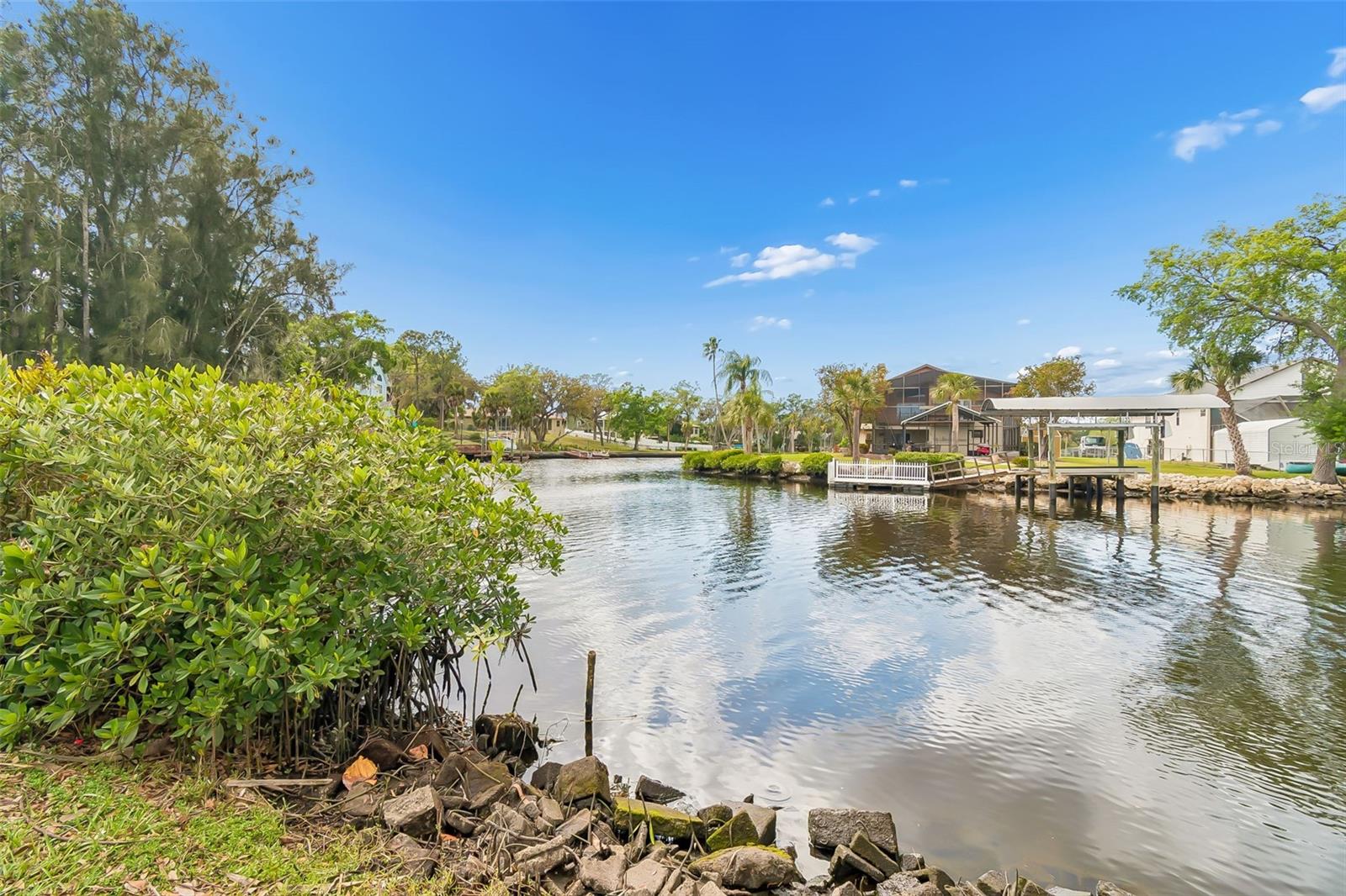 TROPIC SHORES - Residential