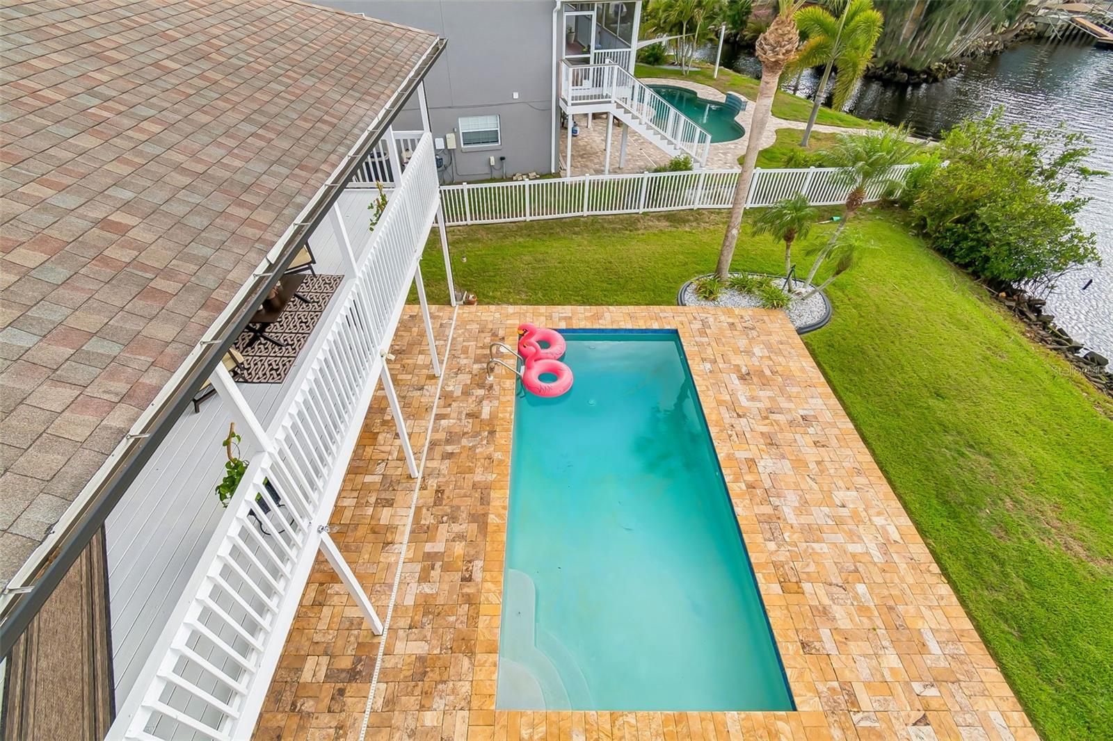 TROPIC SHORES - Residential