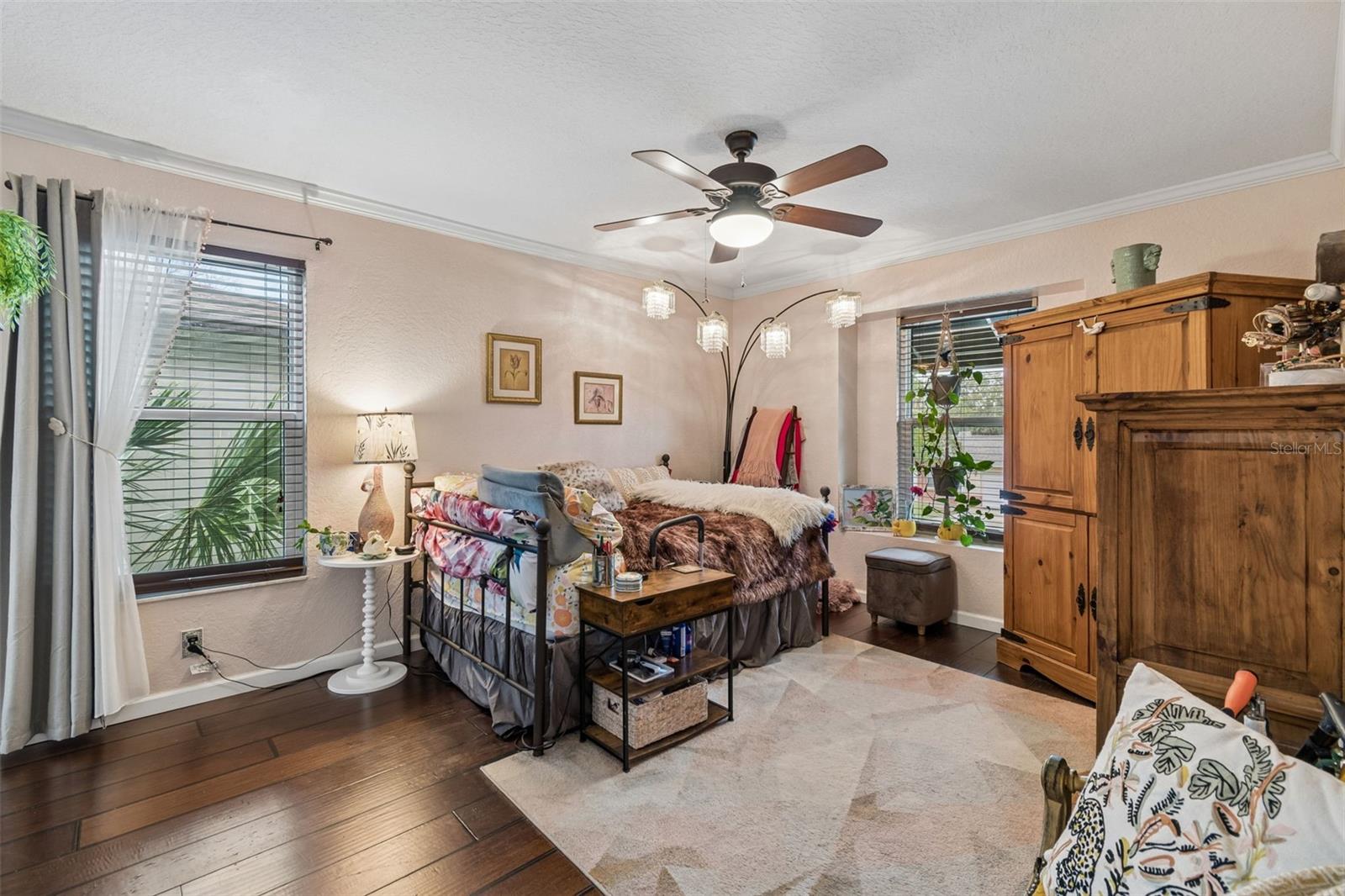 TROPIC SHORES - Residential